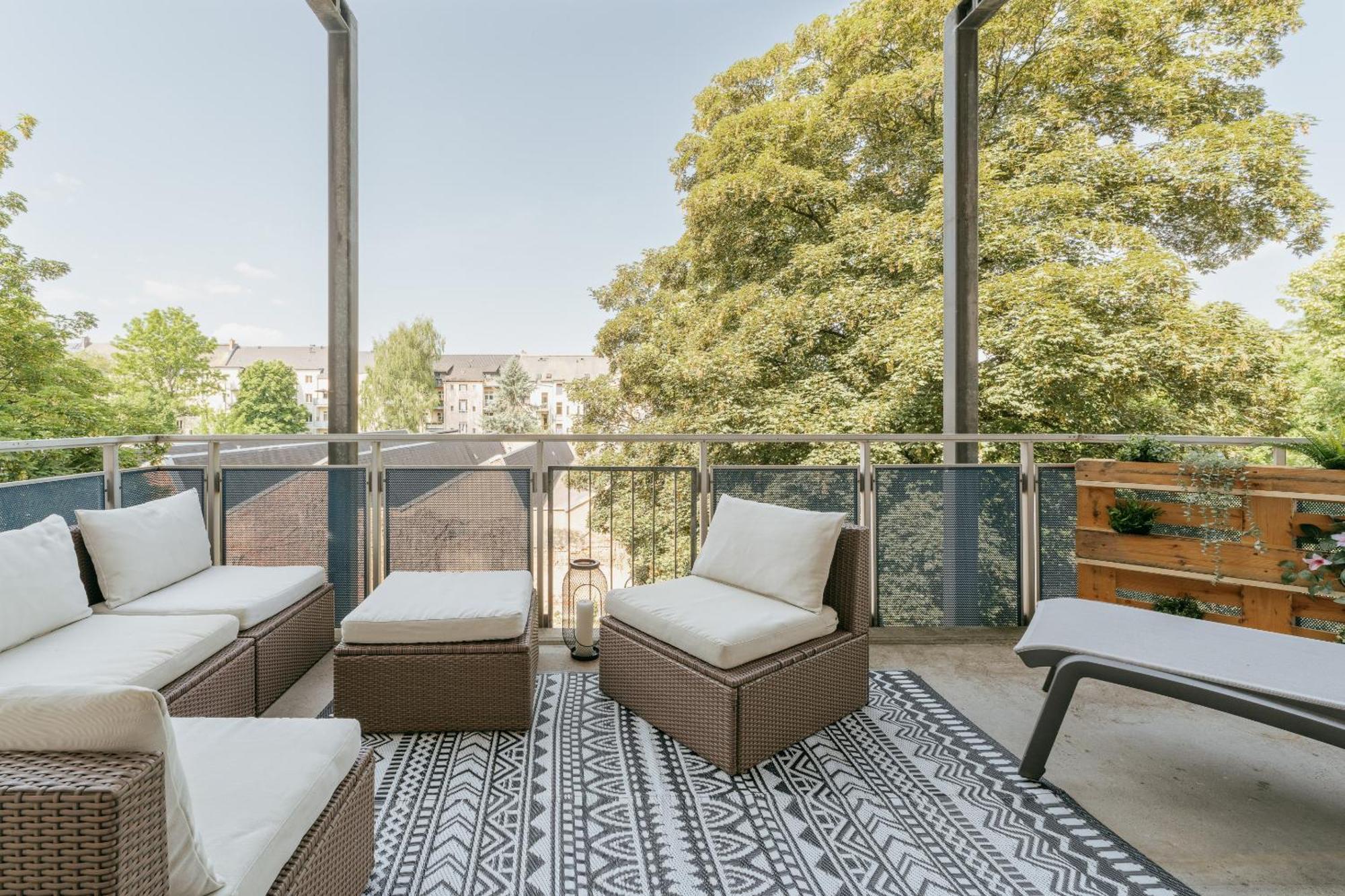 Premium Quartier Clara , Karl Und Fritz Auf Dem Kassberg Mit Eigenem Stellplatz Apartment Chemnitz Exterior foto