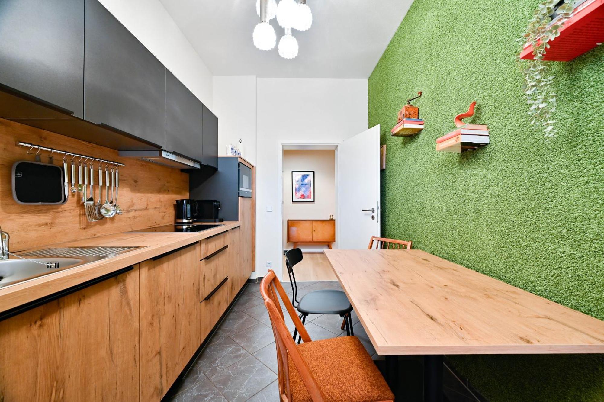 Premium Quartier Clara , Karl Und Fritz Auf Dem Kassberg Mit Eigenem Stellplatz Apartment Chemnitz Exterior foto